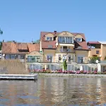 Le Lux Bed & Breakfast
