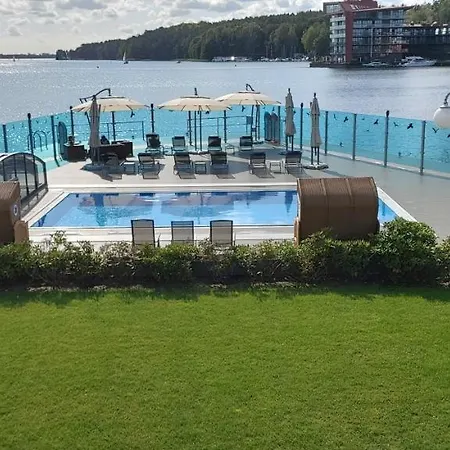 לינה וארוחת בוקר Le Lux