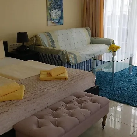 לינה וארוחת בוקר Le Lux