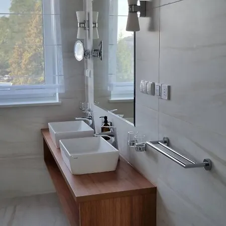 Frühstückspension Lelux 4*