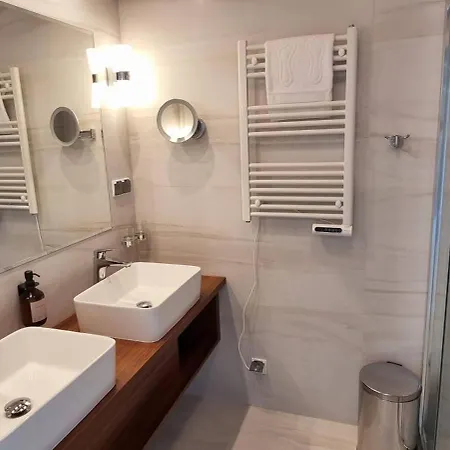 Frühstückspension Lelux 4*