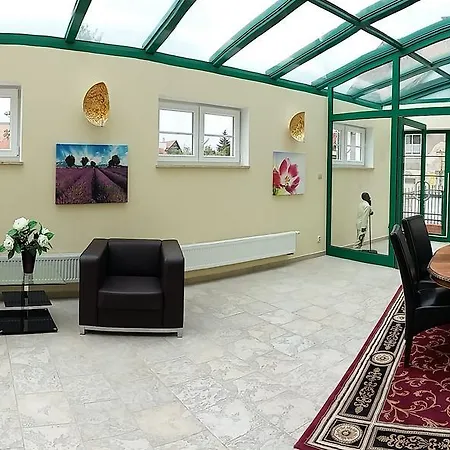 Le Lux Bed & Breakfast